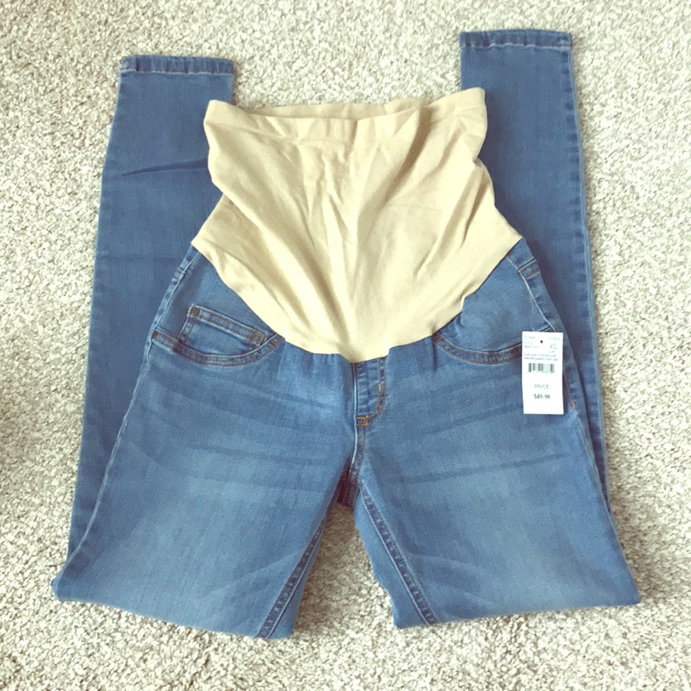❣️New with tags Motherhood Maternity jeans❣️